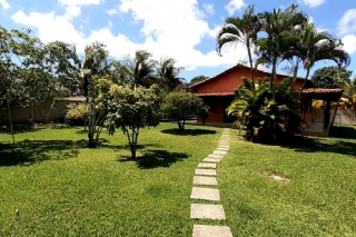 Casa 03 quartos sendo 01 suite com área de terreno de 1587mts - Bairro Costa Bela - Serra/ES